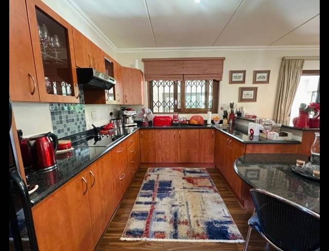 3 BEDROOM TOWNHOUSE FOR SALE IN GLENVISTA